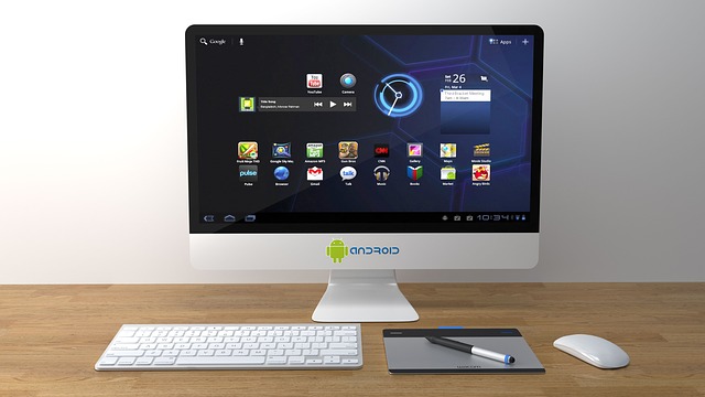 monitor, klávesnice, myš